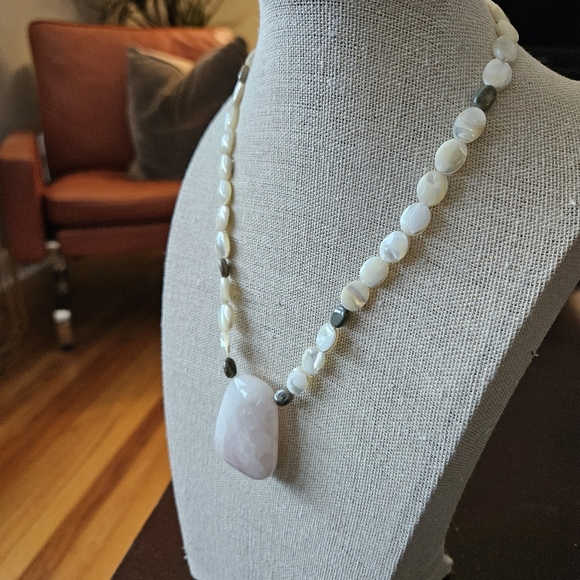 Rose Quartz Mother Of Pearl Vintage Necklace - Picture 3 of 8